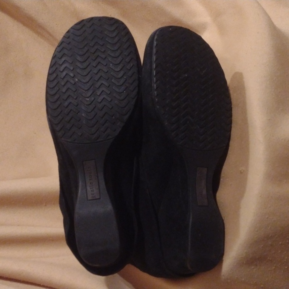 Black Suede Low Women's Boots - Picture 3 of 7